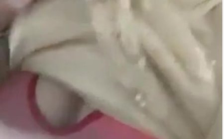 Bangladeshi Teen Flashing Boobs During Virtual Classroom video